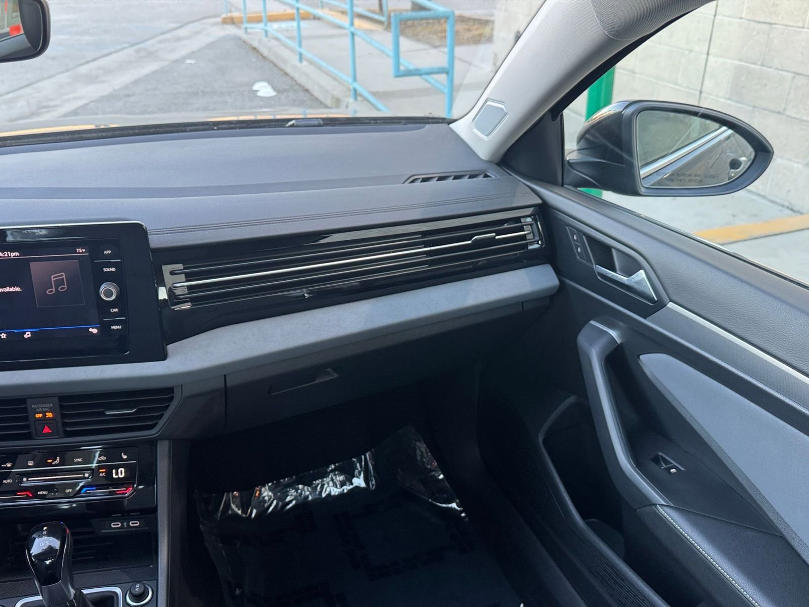 Thumbnail: 2025 Volkswagen Jetta - 35