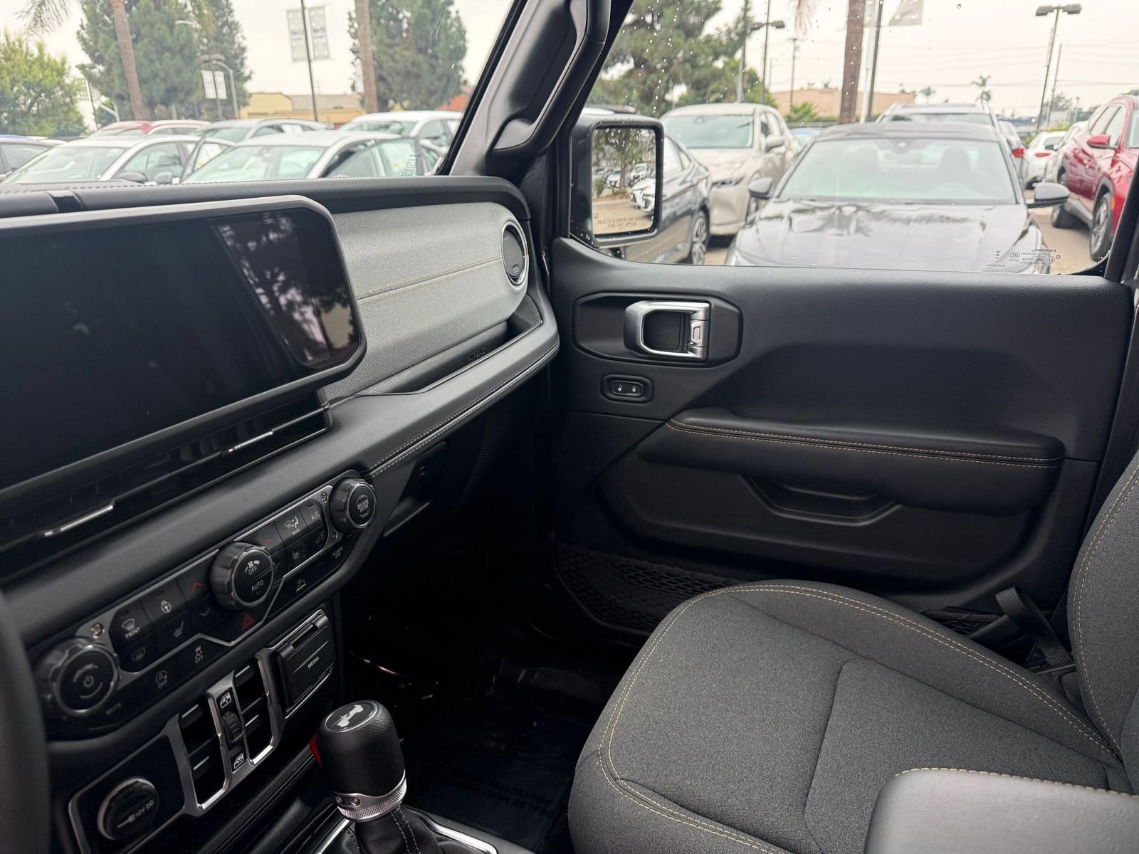 Thumbnail: 2025 Jeep Wrangler - 31