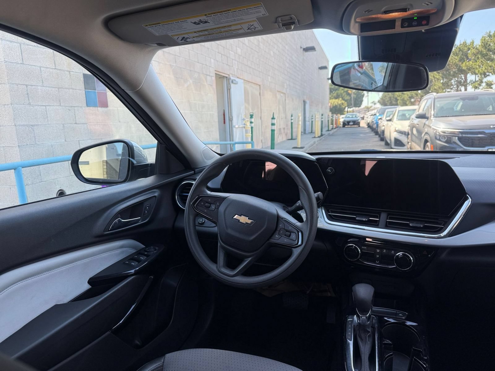 Thumbnail: 2025 Chevrolet Trax - 31