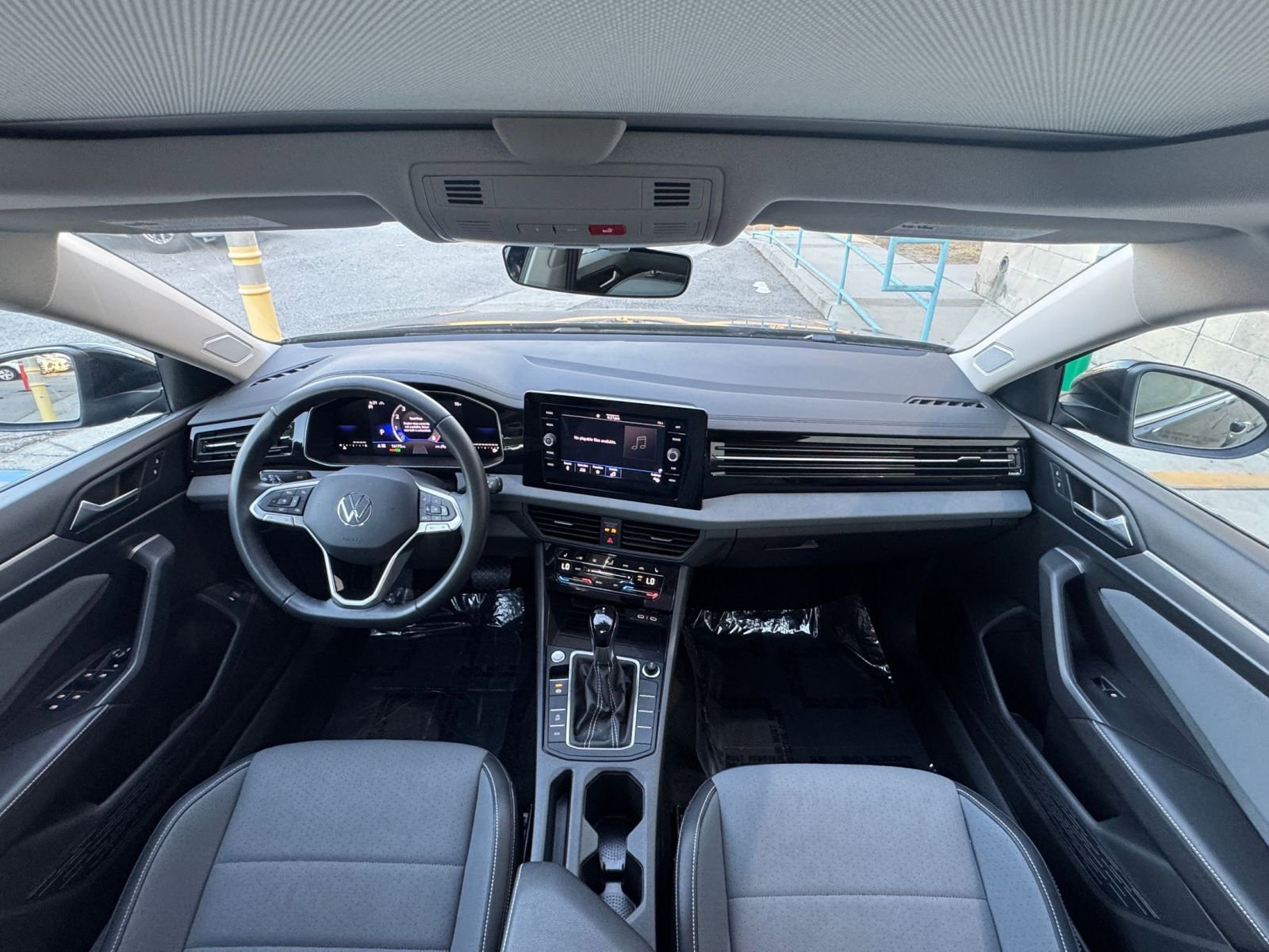 Thumbnail: 2025 Volkswagen Jetta - 33