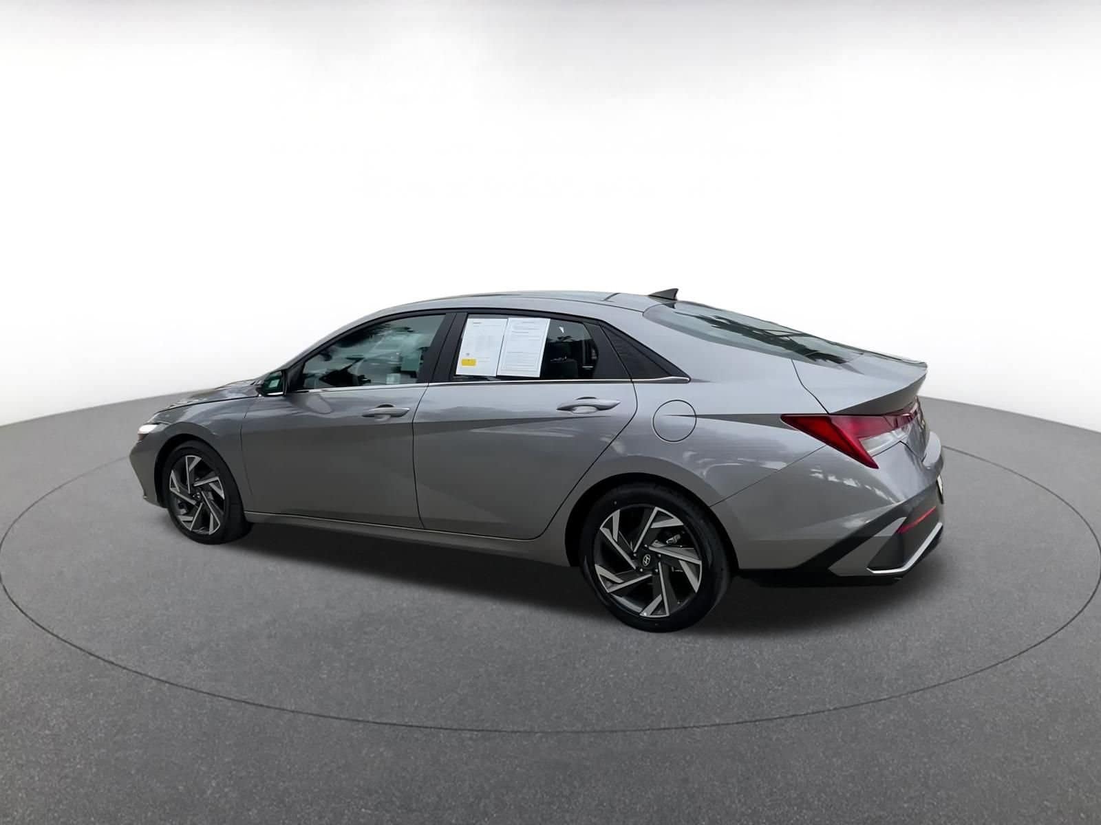 Thumbnail: 2025 Hyundai Elantra - 10