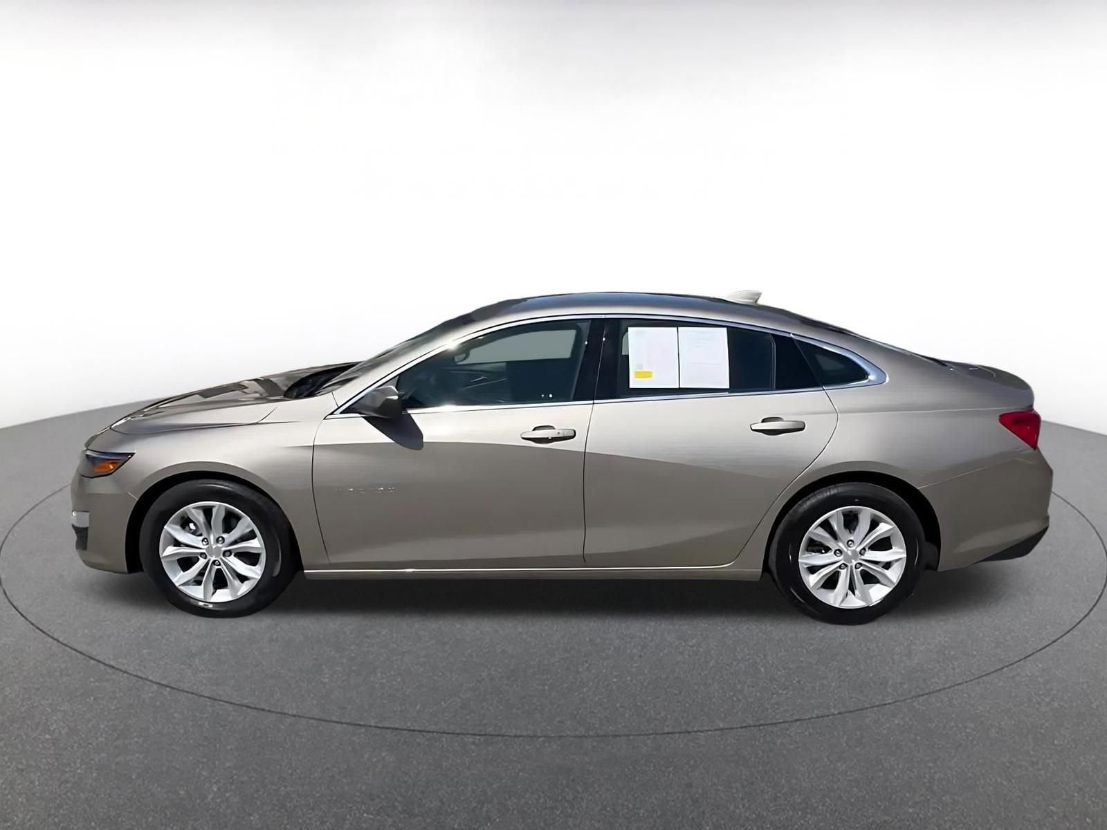 Thumbnail: 2024 Chevrolet Malibu - 9