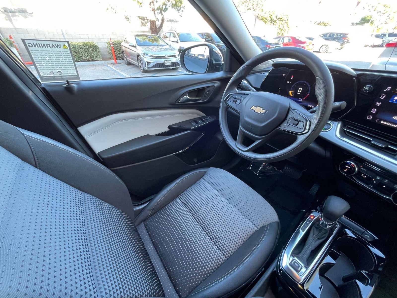 Thumbnail: 2025 Chevrolet Trax - 34