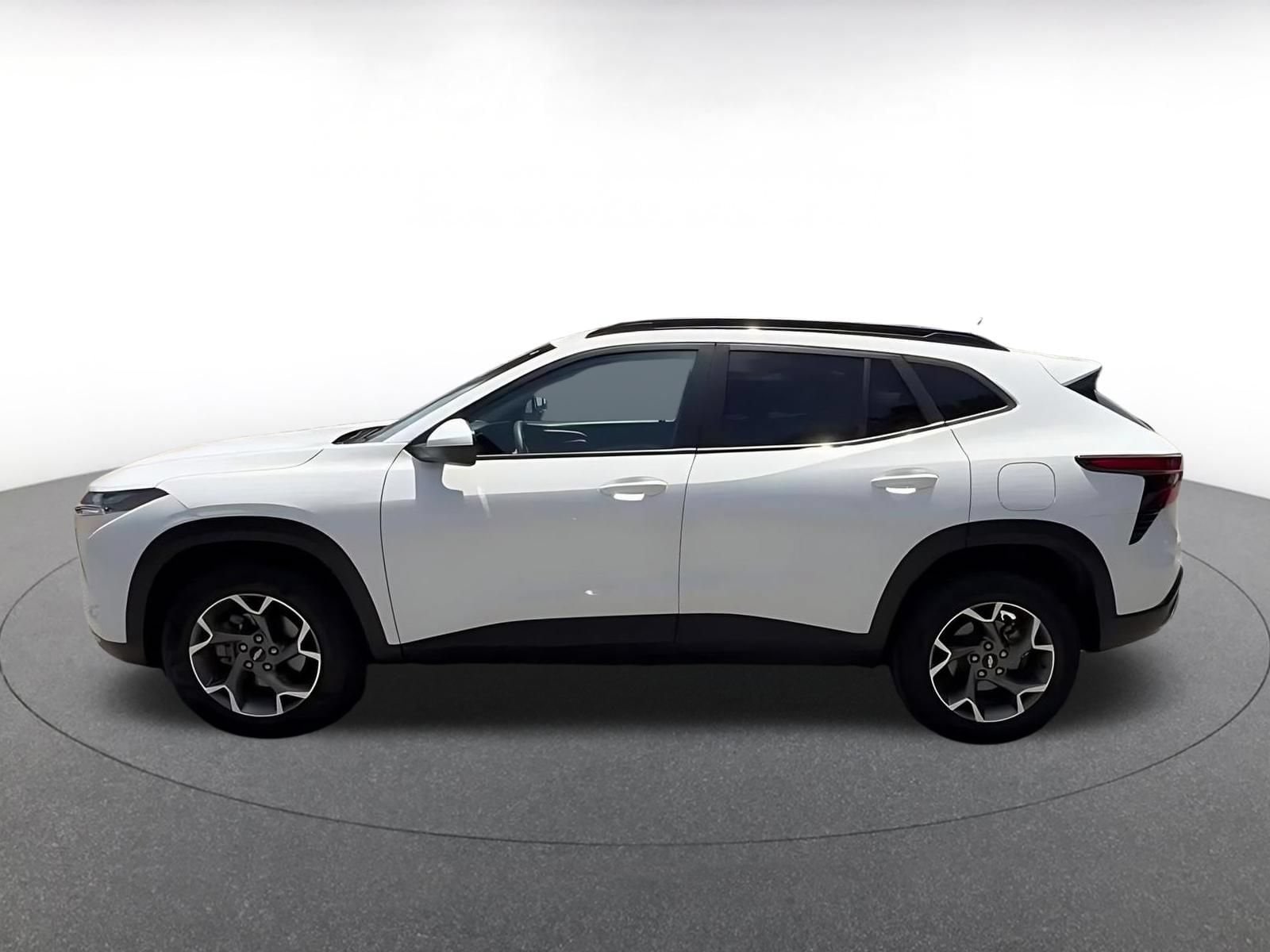 Thumbnail: 2025 Chevrolet Trax - 8