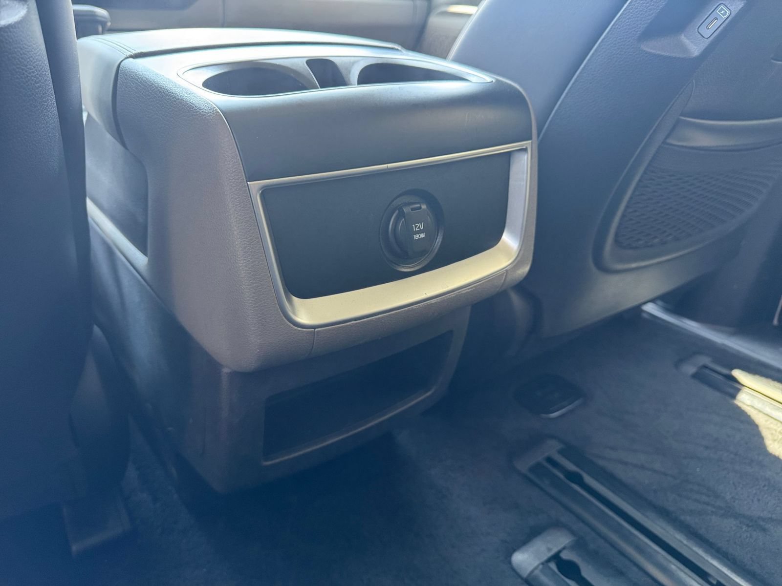 Thumbnail: 2026 Kia Carnival - 24