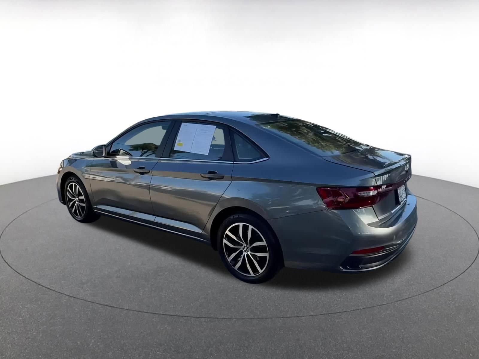 Thumbnail: 2025 Volkswagen Jetta - 10