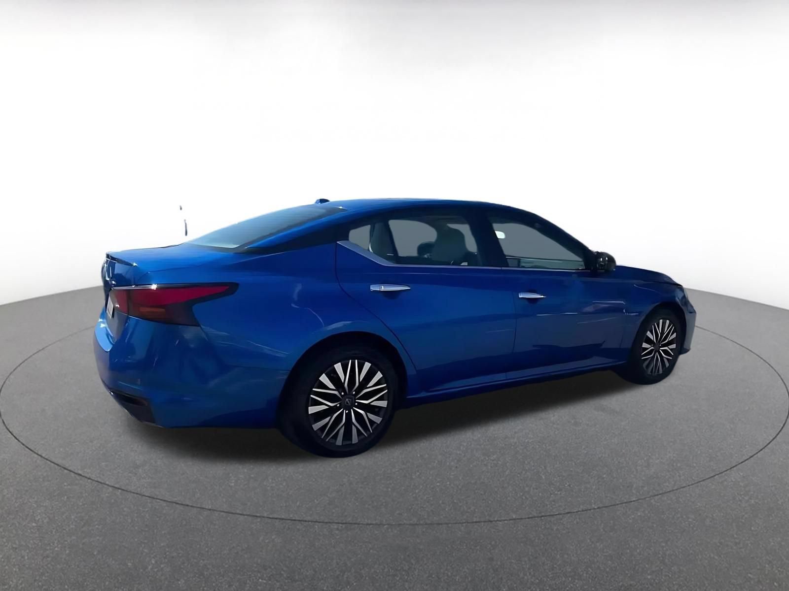 Thumbnail: 2025 Nissan Altima - 14