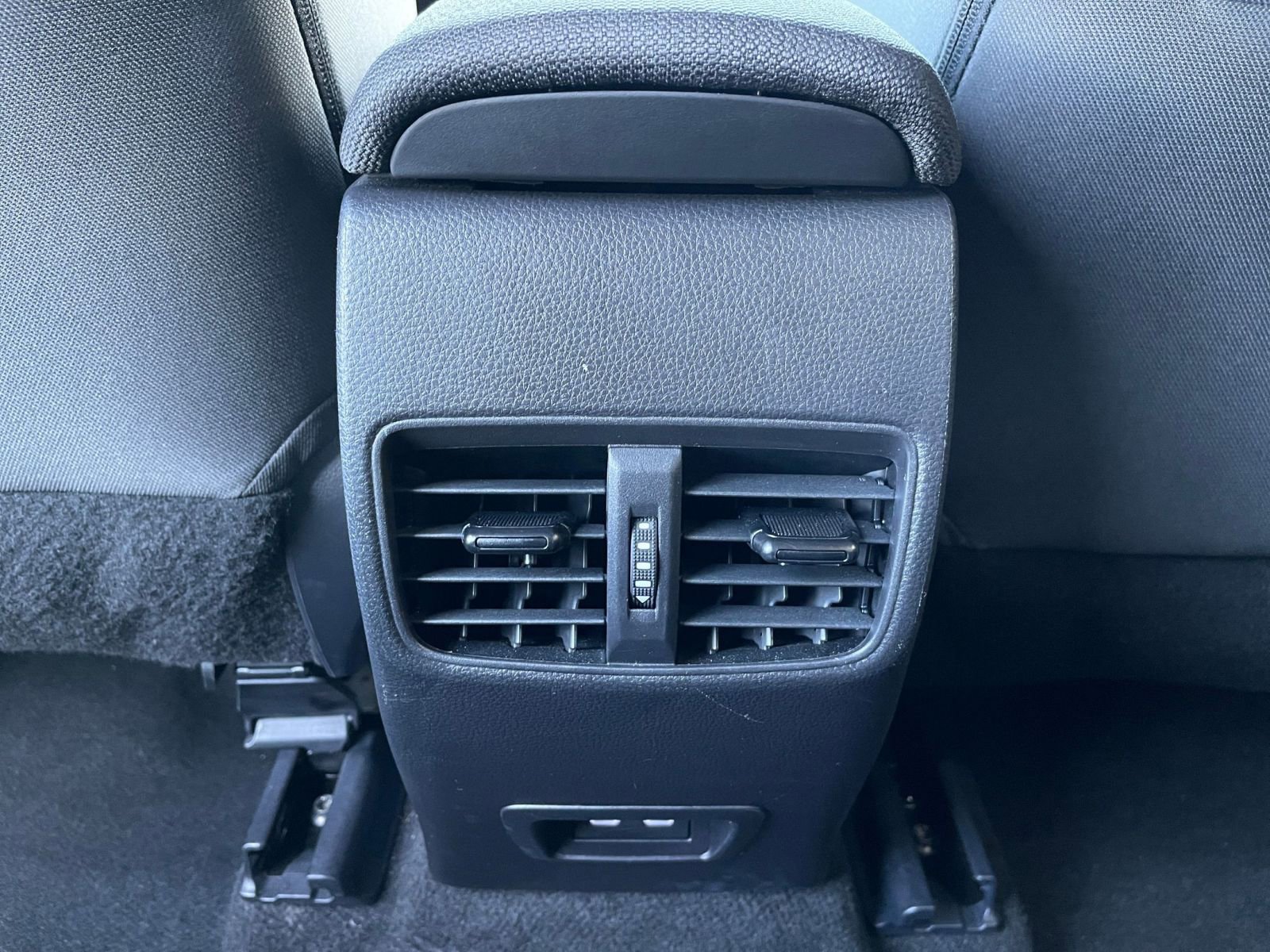 Thumbnail: 2025 Toyota Corolla Cross - 24