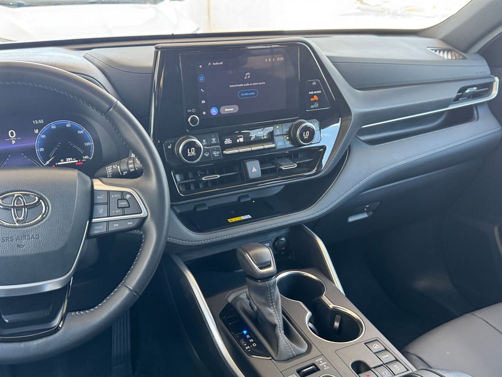 Thumbnail: 2025 Toyota Highlander - 21
