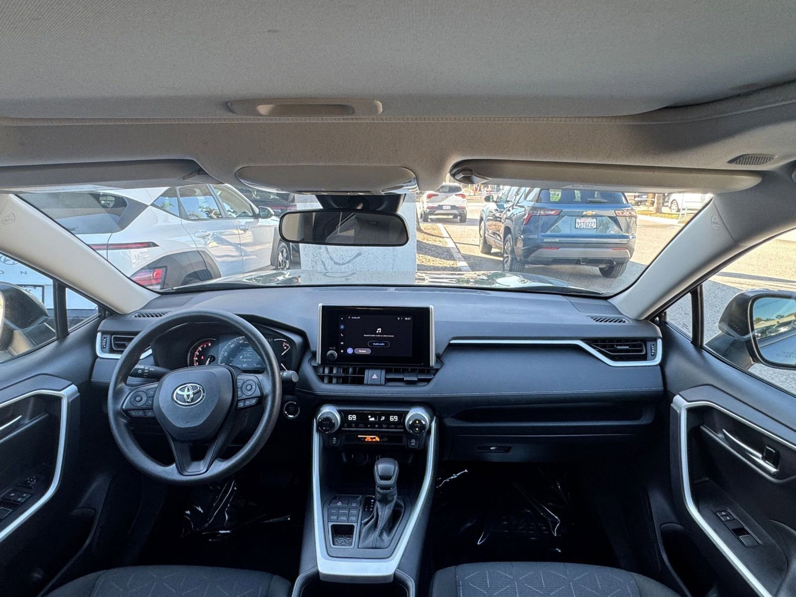 Thumbnail: 2025 Toyota RAV4 - 35