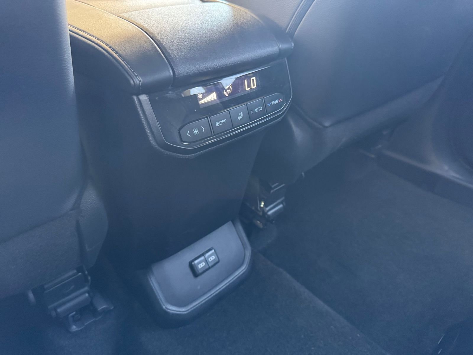 Thumbnail: 2025 Toyota Highlander - 25
