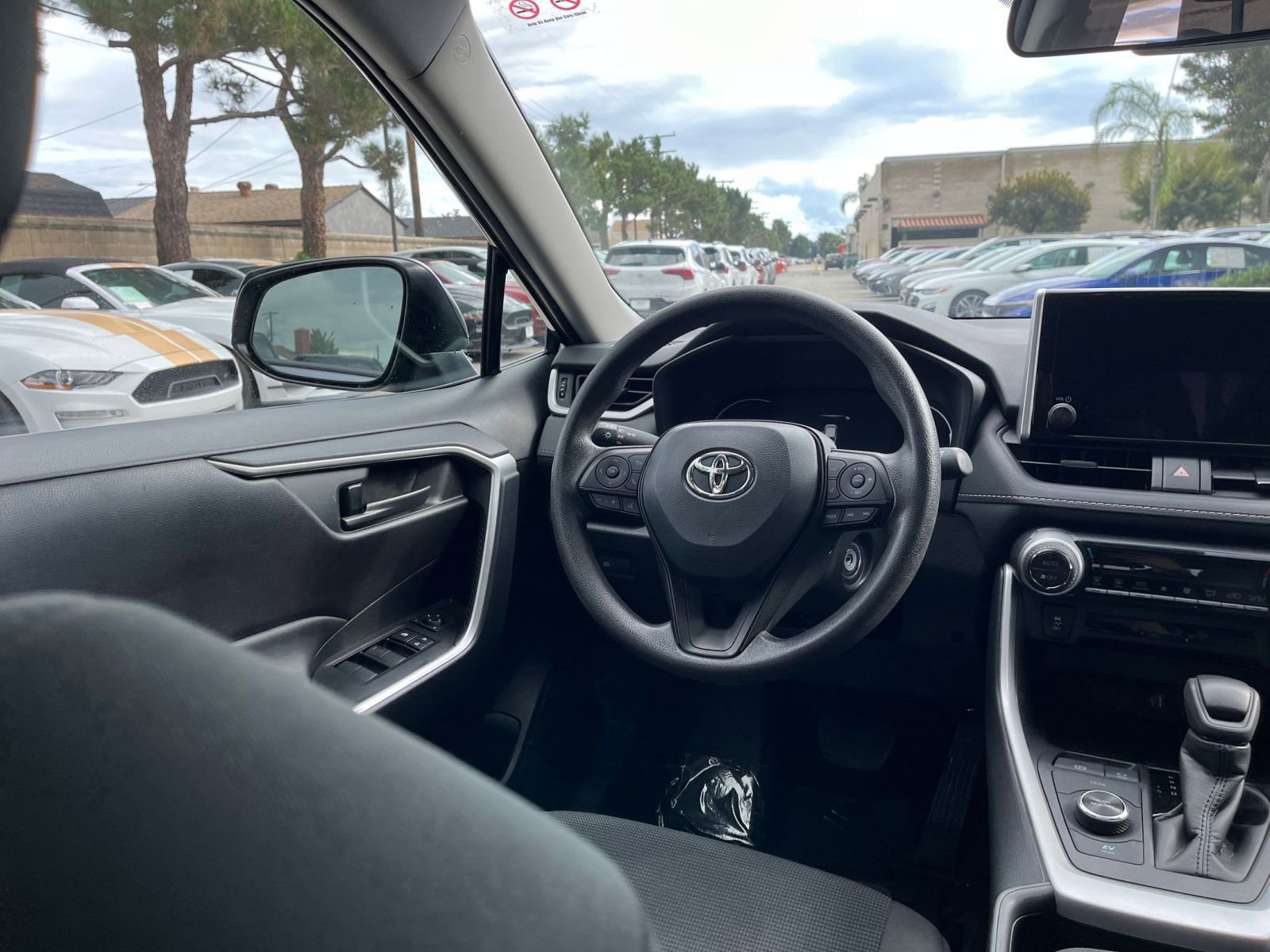 Thumbnail: 2025 Toyota RAV4 - 30