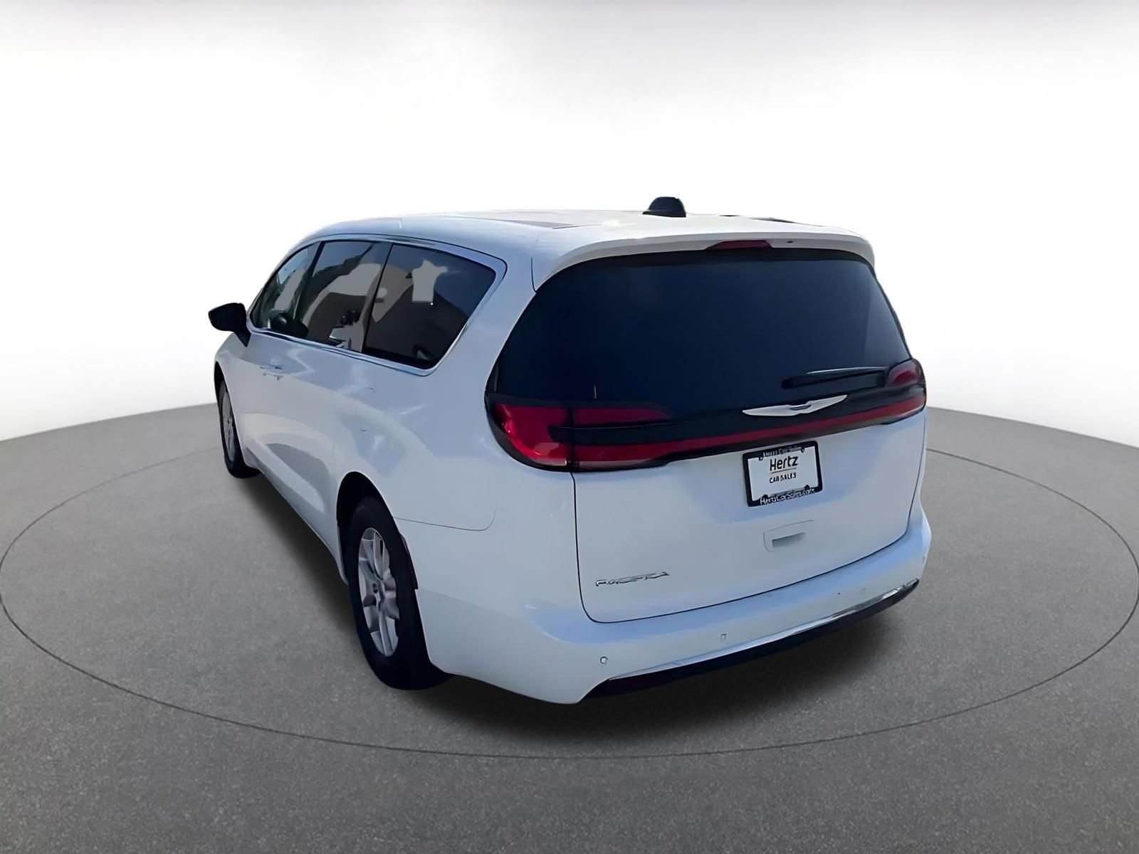 Thumbnail: 2025 Chrysler Pacifica - 11