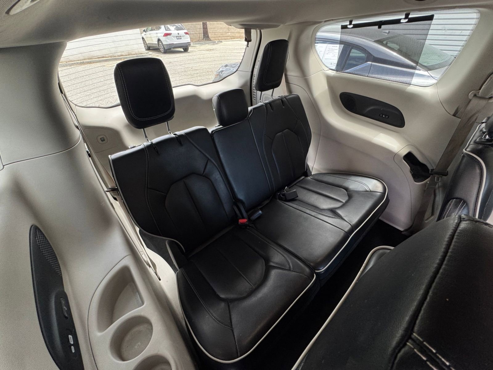 Thumbnail: 2022 Chrysler Pacifica - 33