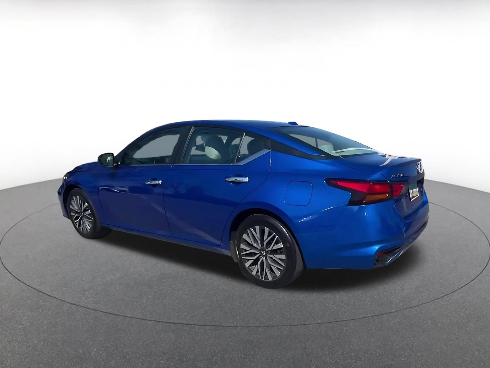 Thumbnail: 2025 Nissan Altima - 10