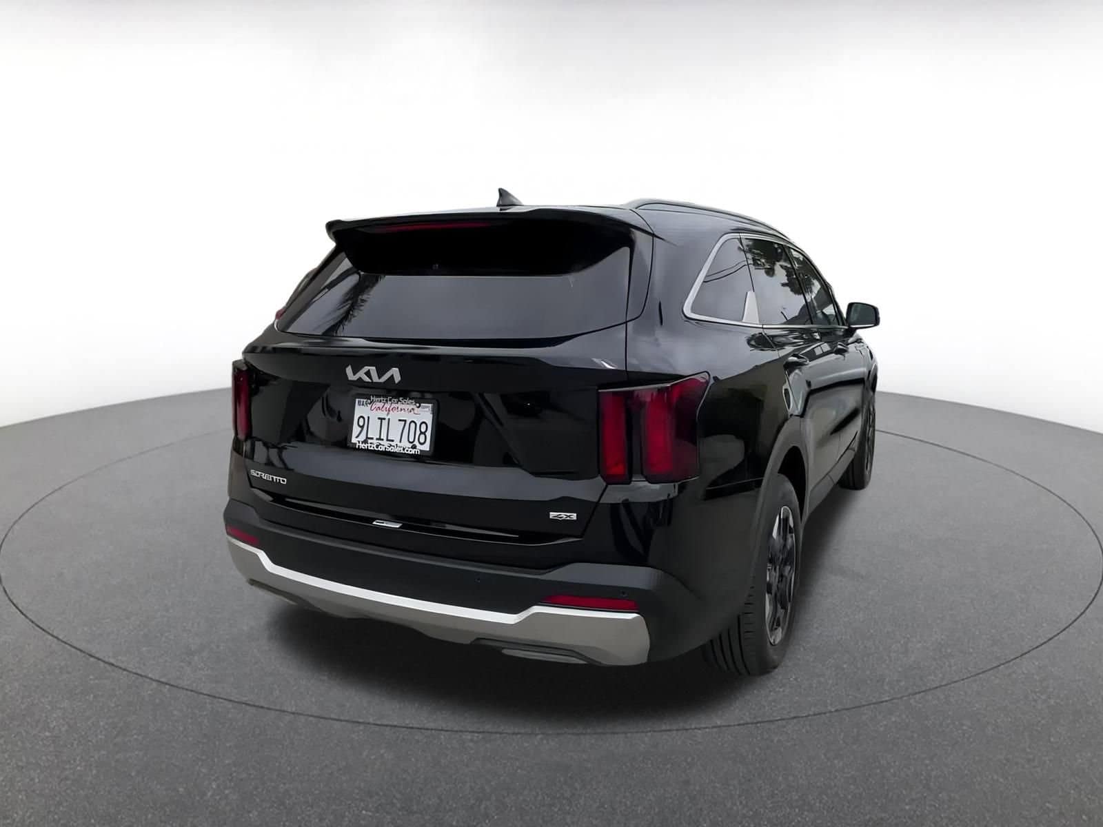 2024 Kia Sorento S 13