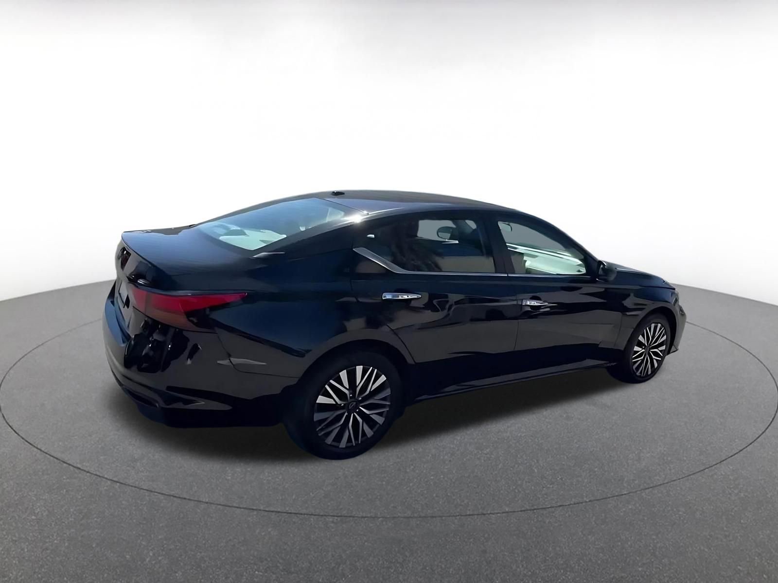 Thumbnail: 2025 Nissan Altima - 14