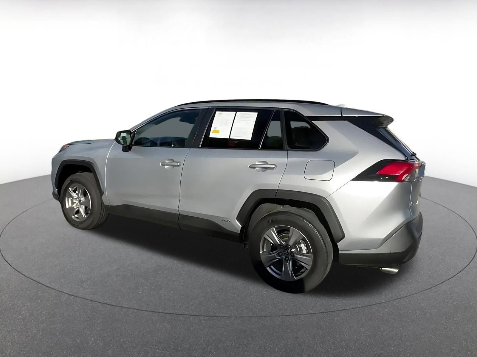 Thumbnail: 2025 Toyota RAV4 - 10
