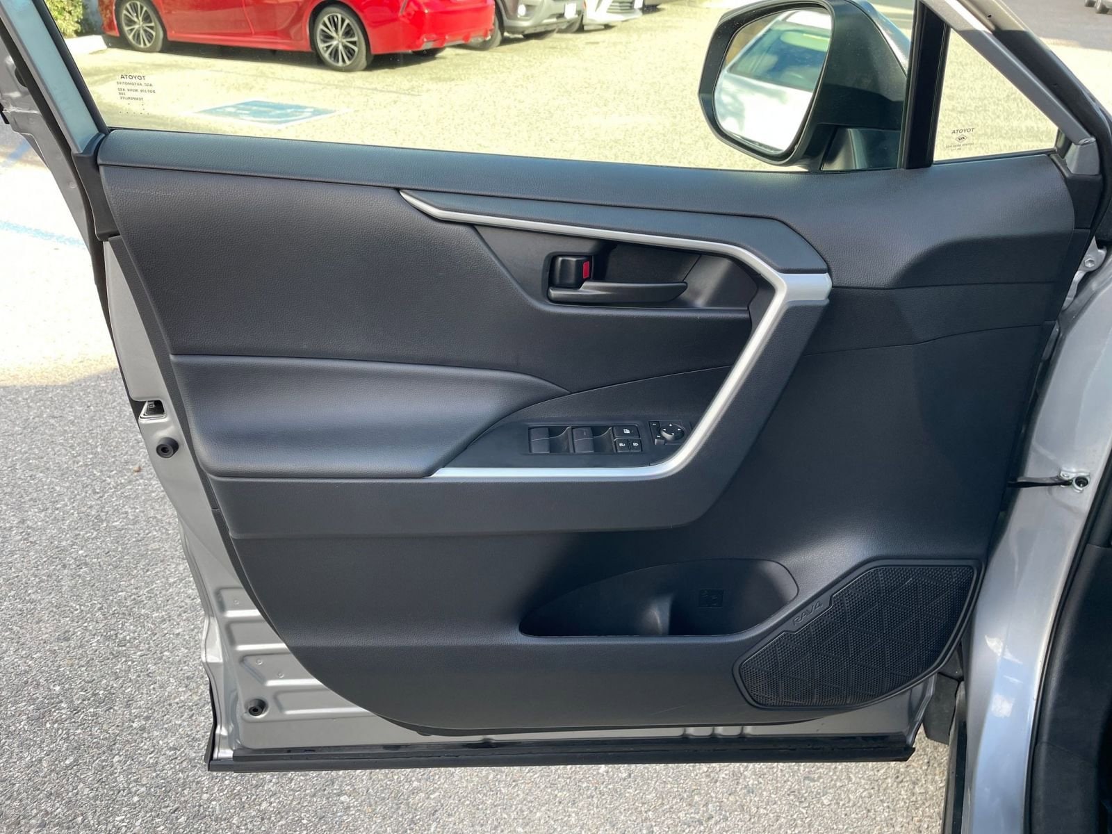 Thumbnail: 2025 Toyota RAV4 - 20