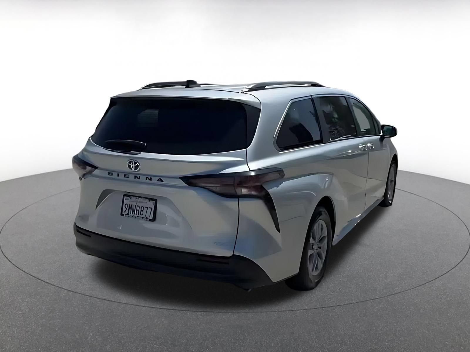 Thumbnail: 2025 Toyota Sienna - 13