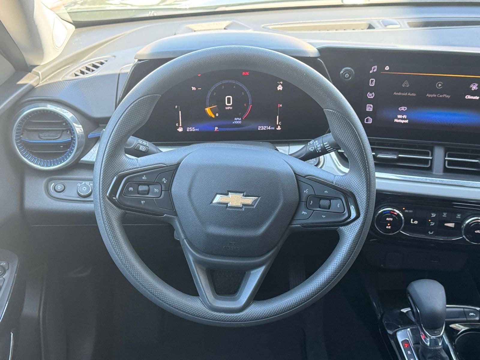 Thumbnail: 2025 Chevrolet Trax - 28