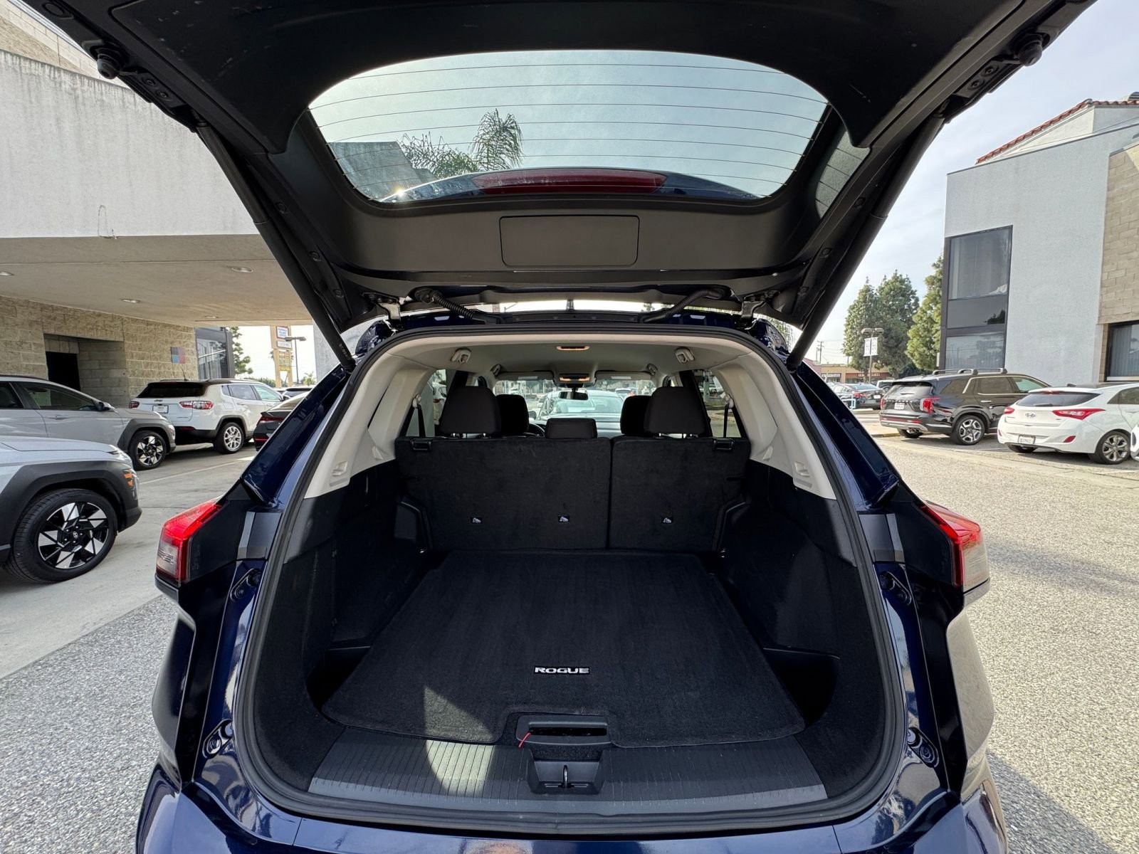 Thumbnail: 2025 Nissan Rogue - 33