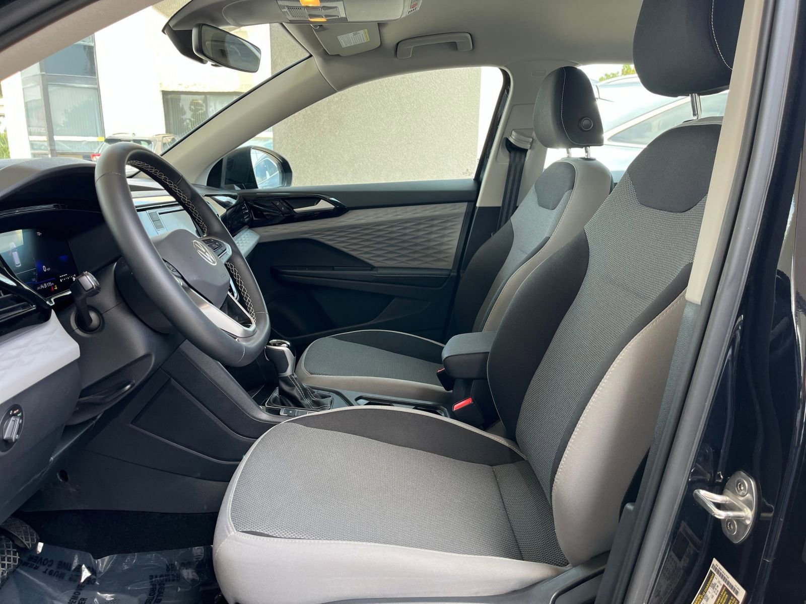 2024 Volkswagen Taos S 27