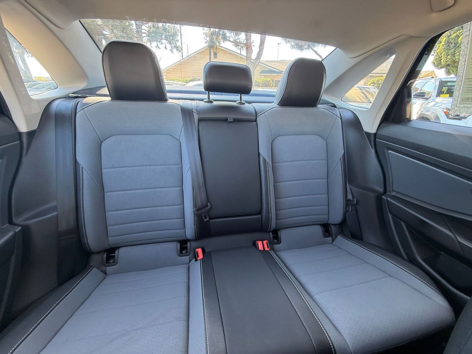 Thumbnail: 2025 Volkswagen Jetta - 34