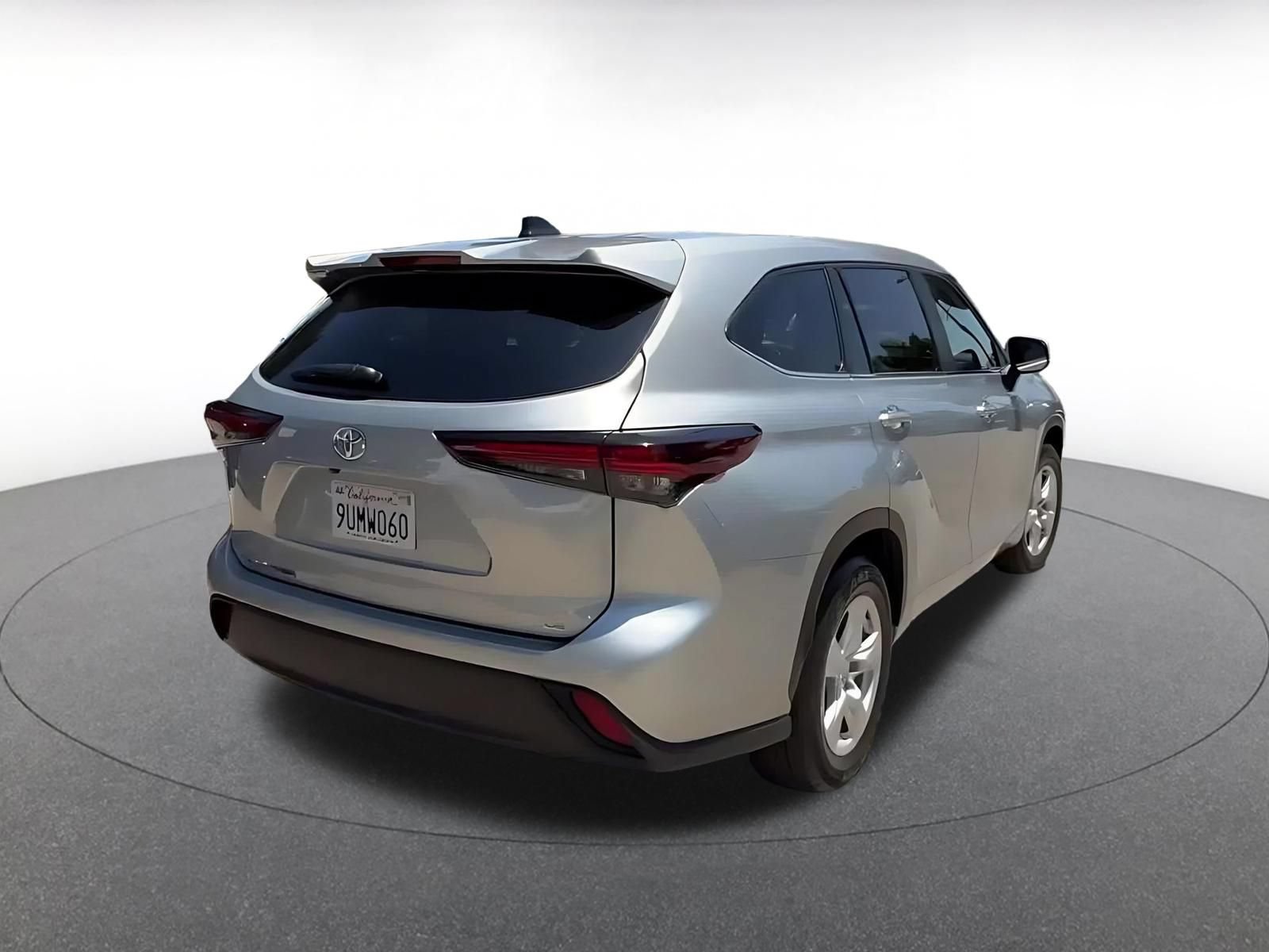 Thumbnail: 2025 Toyota Highlander - 14