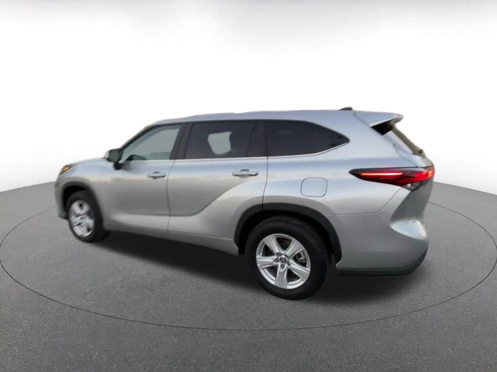 Thumbnail: 2025 Toyota Highlander - 10