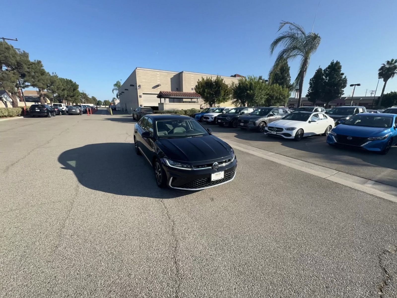 Thumbnail: 2025 Volkswagen Jetta - 16