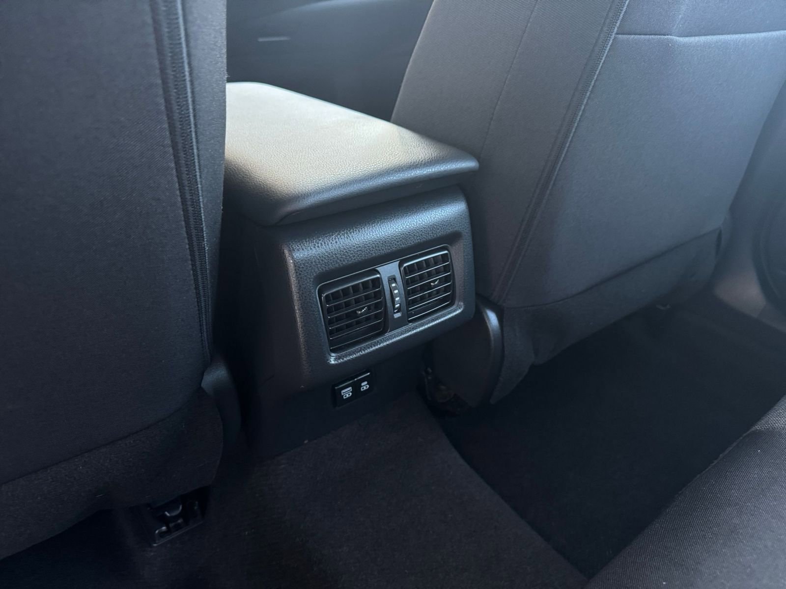 Thumbnail: 2025 Toyota Camry - 23