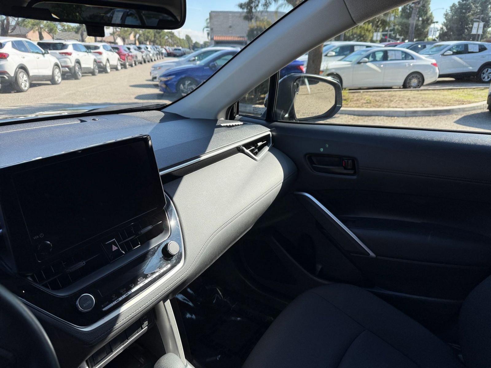 Thumbnail: 2025 Toyota Corolla Cross - 31