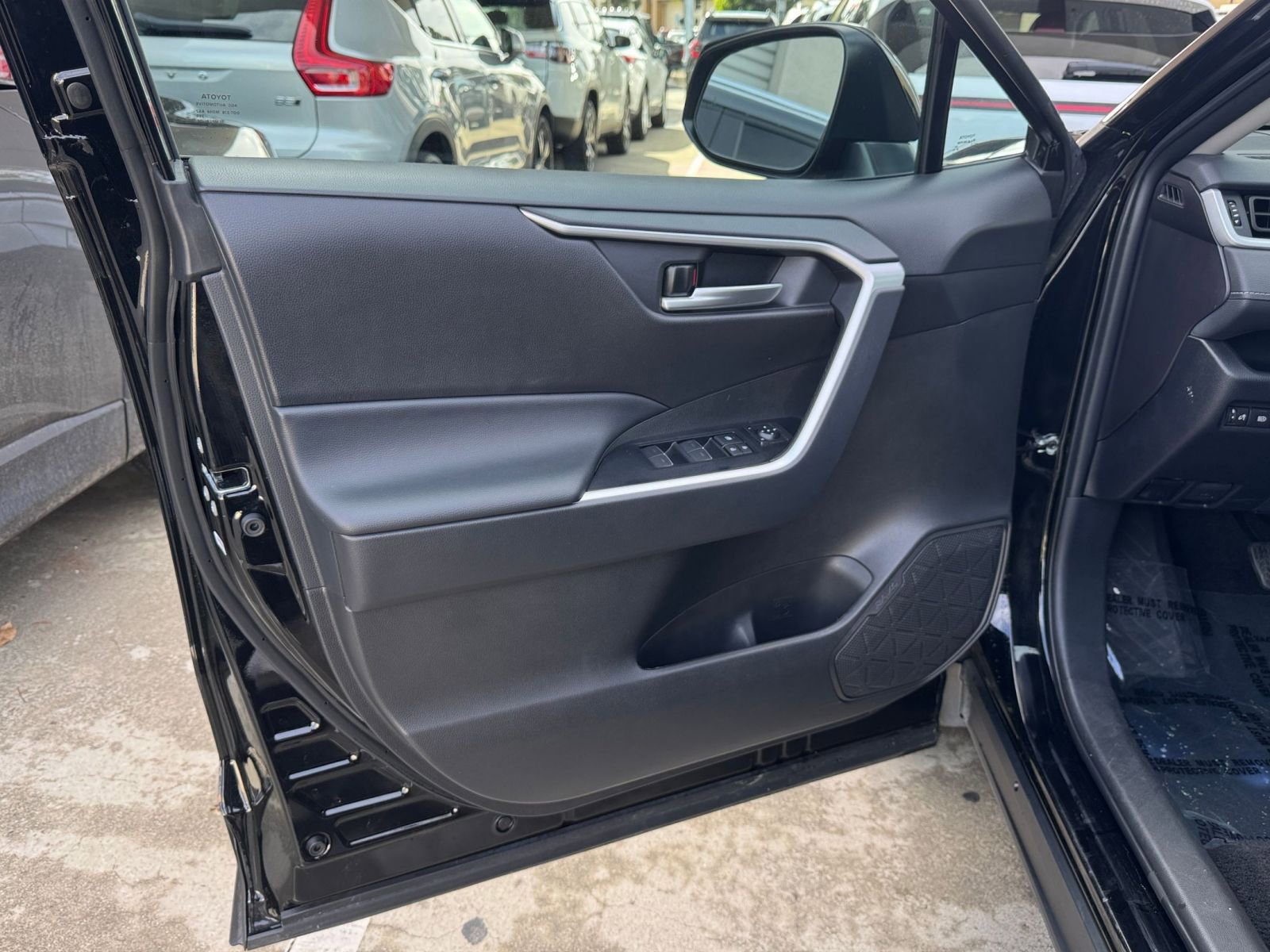 Thumbnail: 2025 Toyota RAV4 - 20