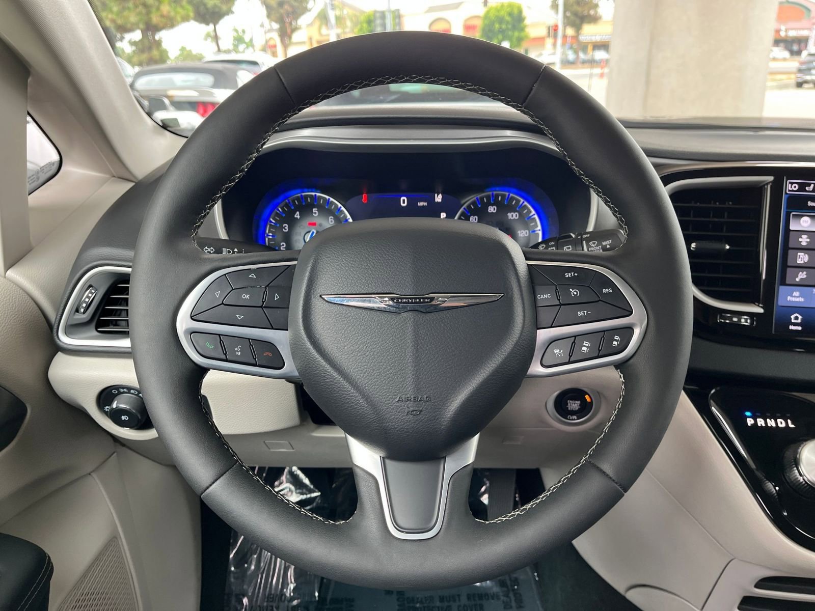 Thumbnail: 2024 Chrysler Pacifica - 28