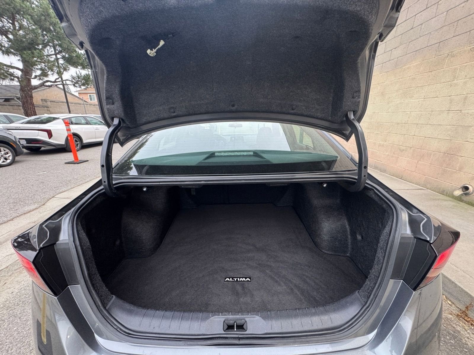 Thumbnail: 2025 Nissan Altima - 31