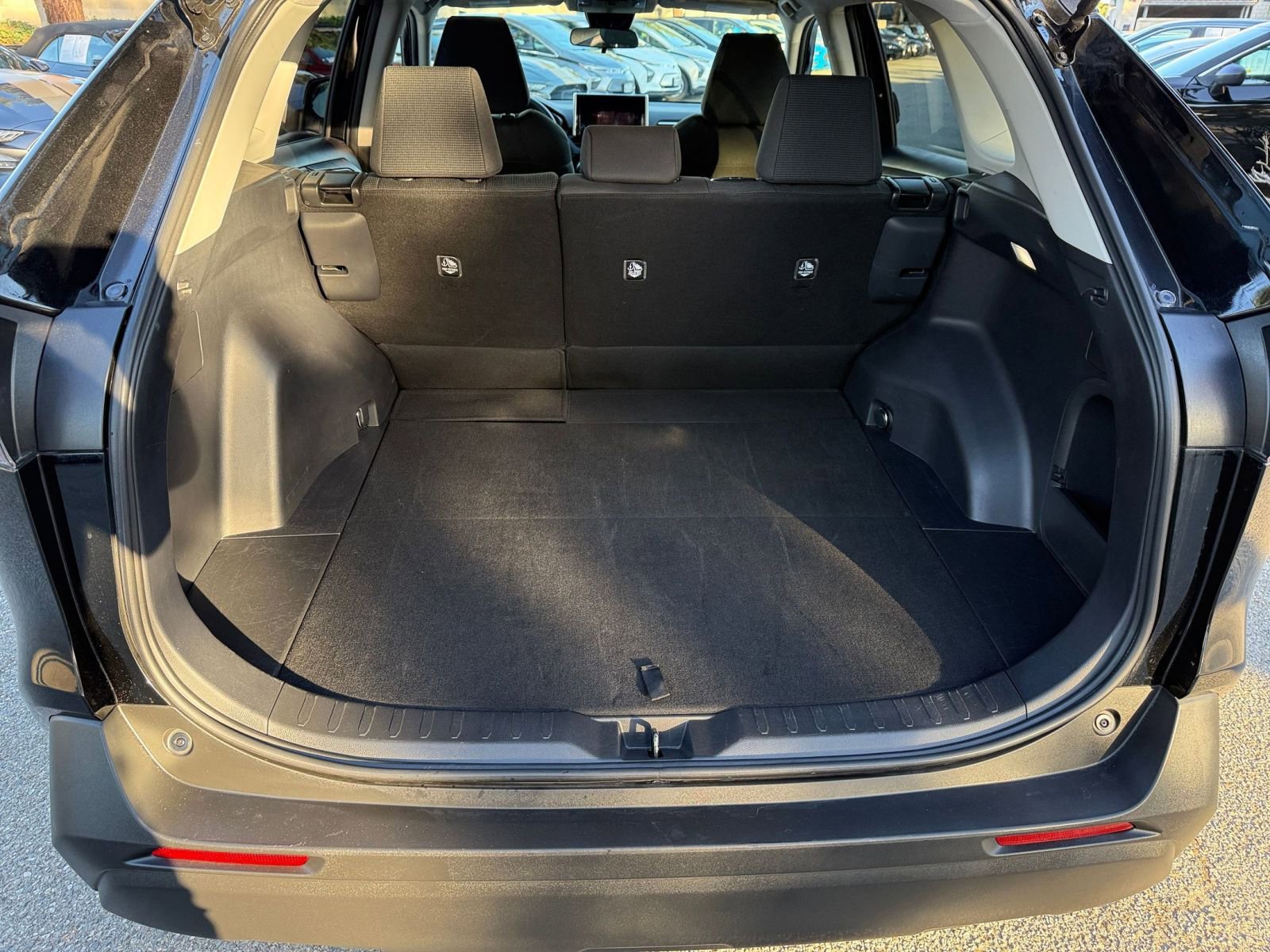 Thumbnail: 2025 Toyota RAV4 - 27