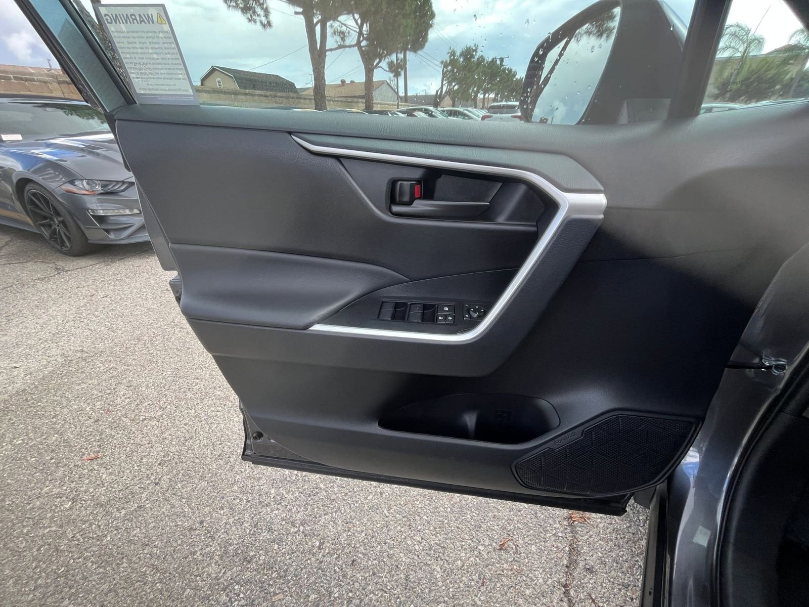 Thumbnail: 2025 Toyota RAV4 - 20