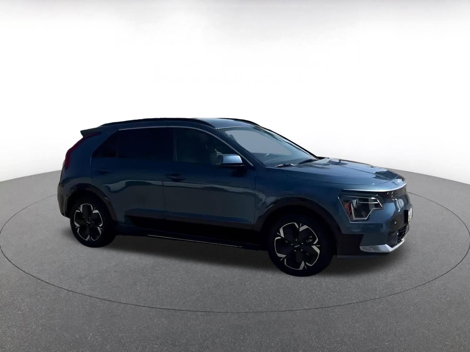 Thumbnail: 2023 Kia Niro - 2