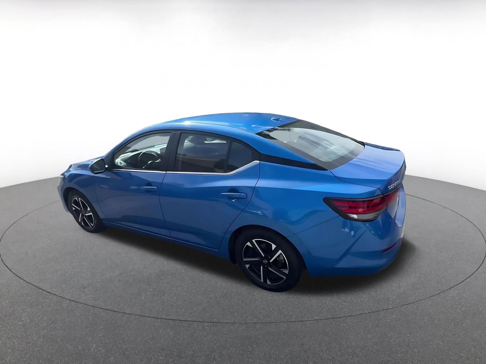 Thumbnail: 2025 Nissan Sentra - 10