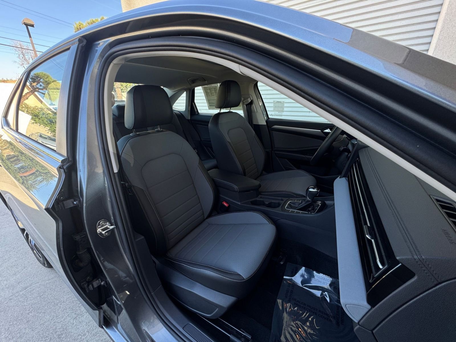 Thumbnail: 2025 Volkswagen Jetta - 35