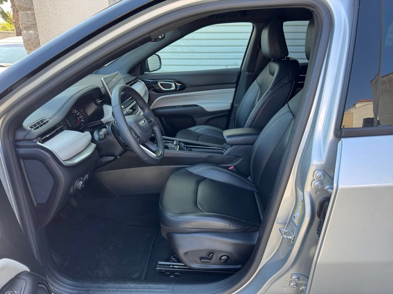 Thumbnail: 2025 Jeep Compass - 27
