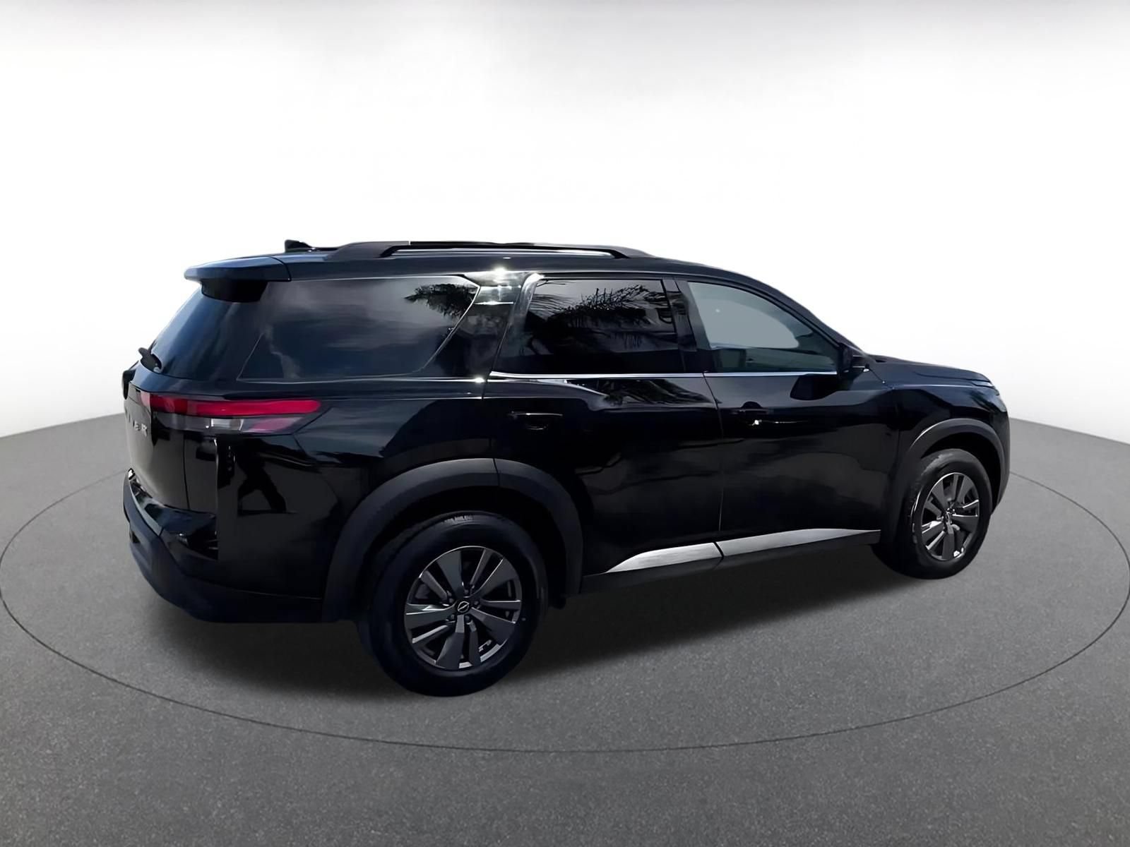 Thumbnail: 2025 Nissan Pathfinder - 15
