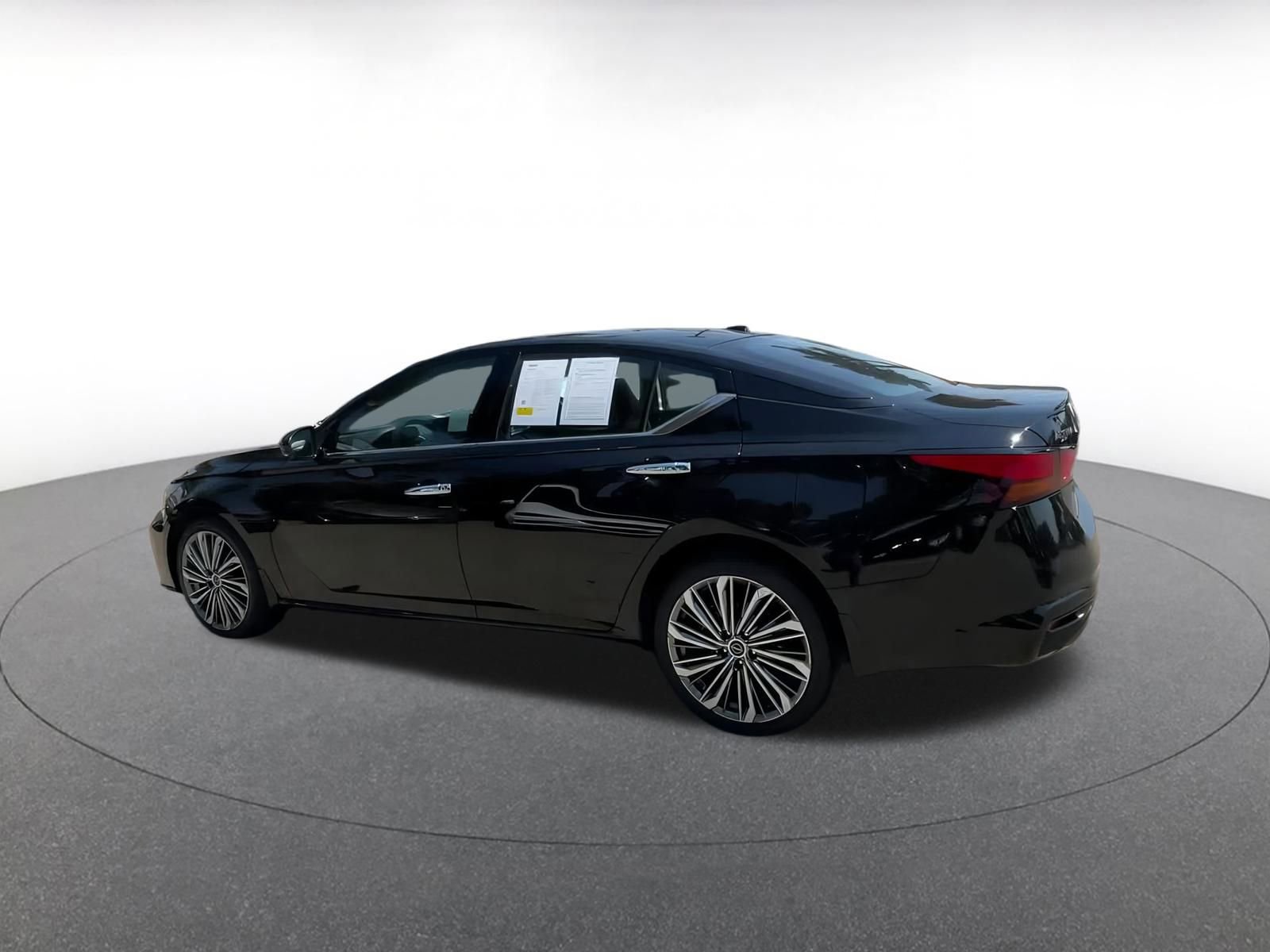 Thumbnail: 2024 Nissan Altima - 10