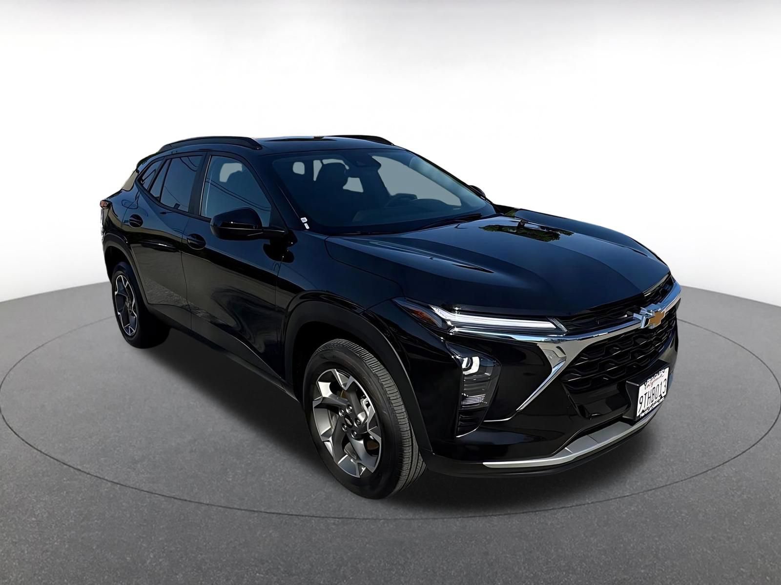 Thumbnail: 2025 Chevrolet Trax - 4