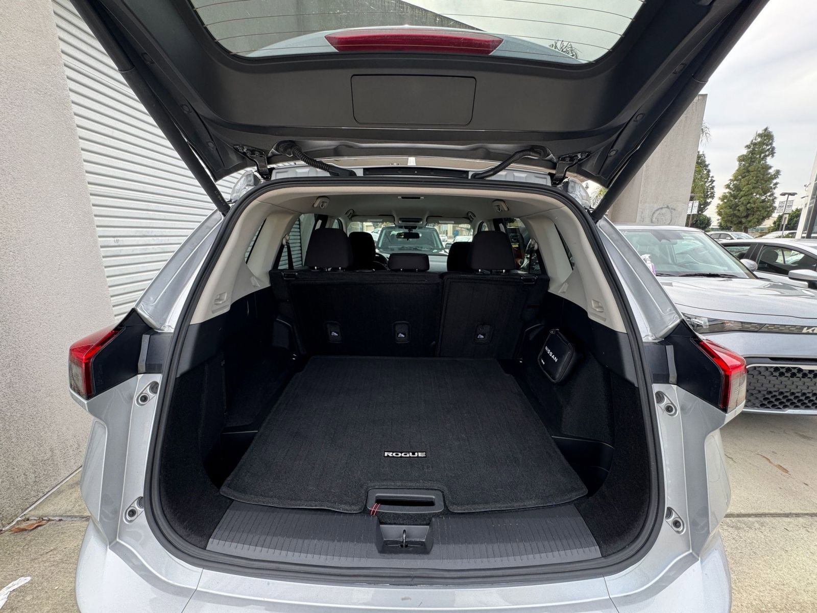 Thumbnail: 2025 Nissan Rogue - 32