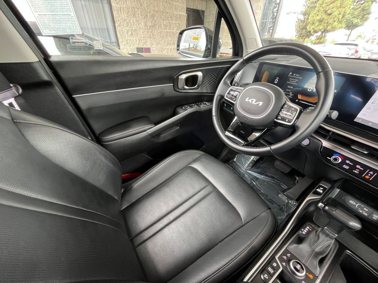 2024 Kia Sorento S 35