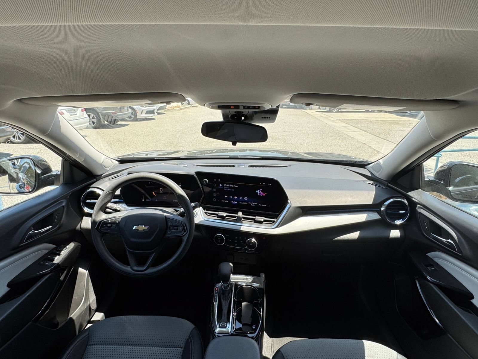Thumbnail: 2025 Chevrolet Trax - 32