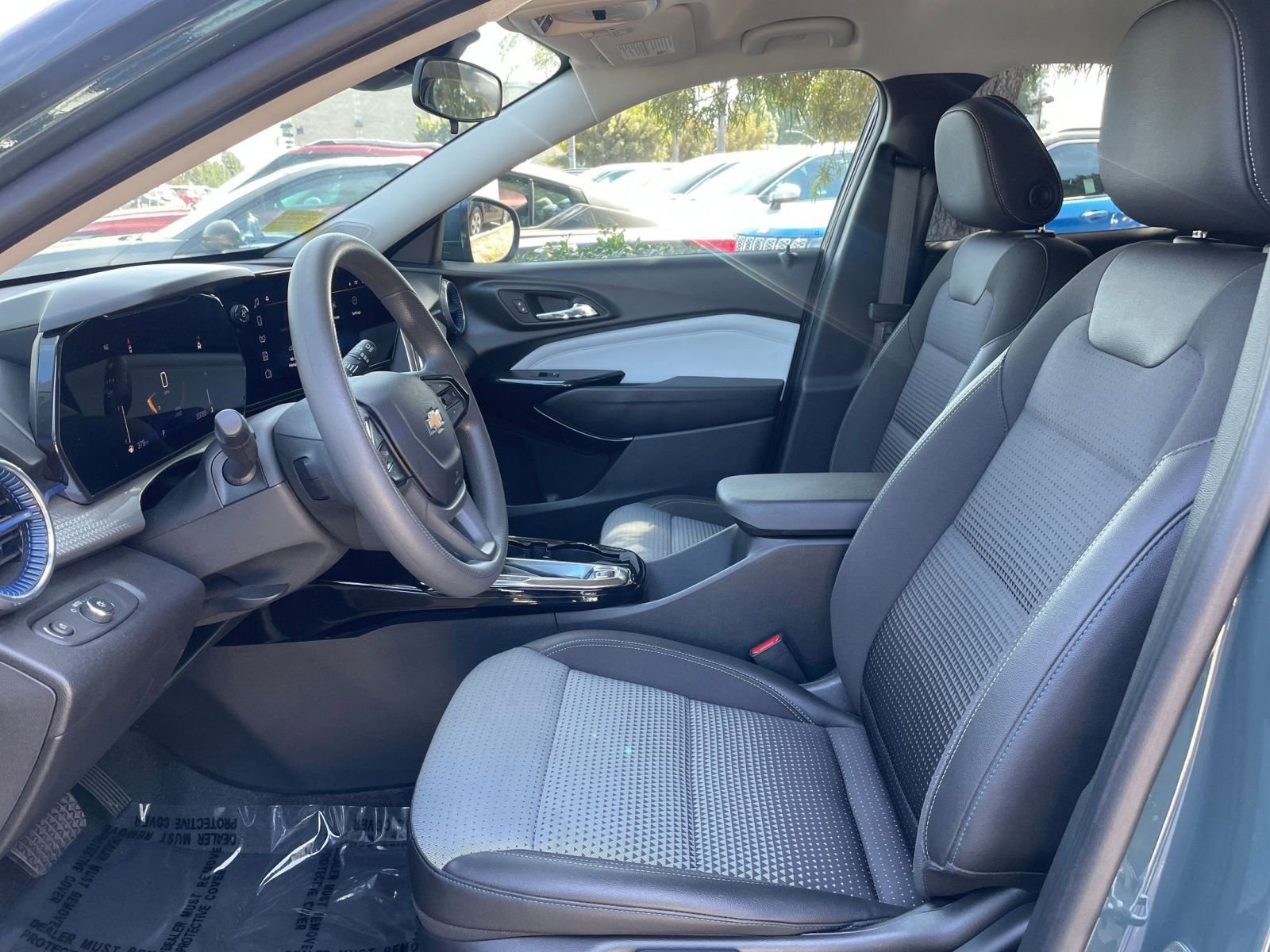 Thumbnail: 2025 Chevrolet Trax - 28