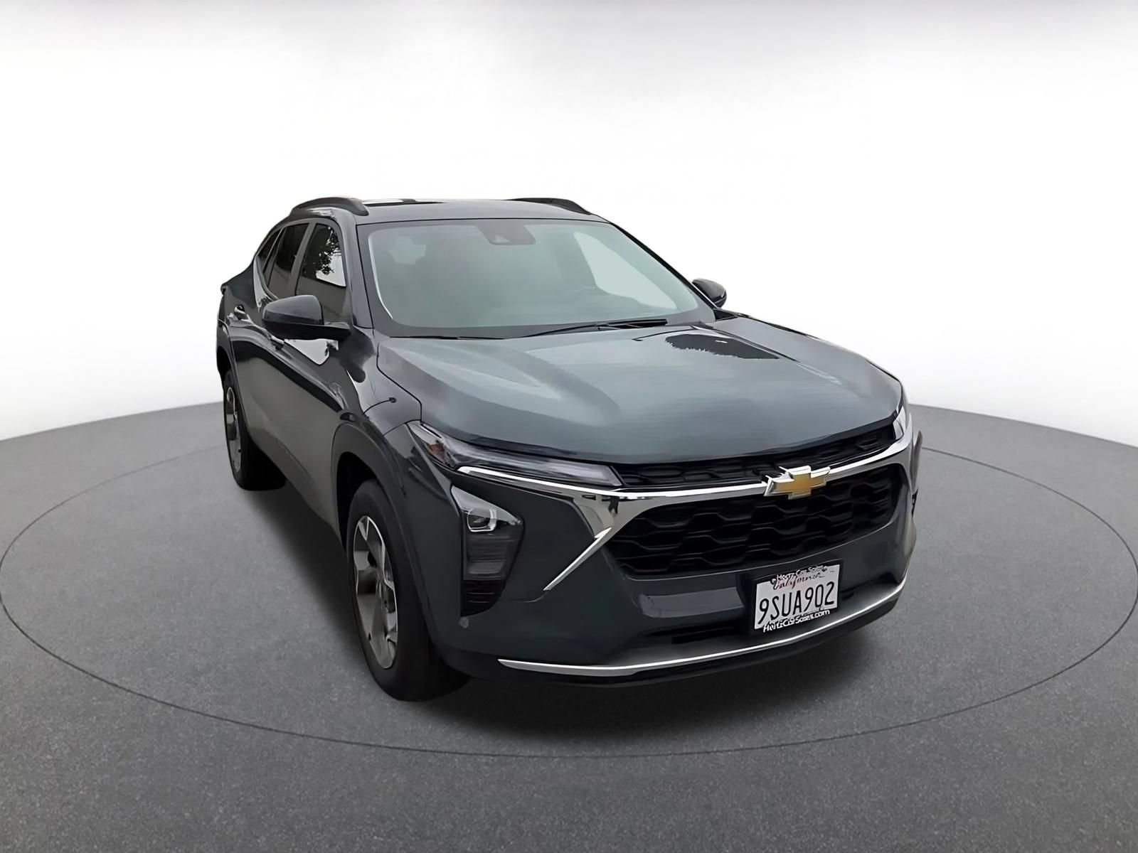 Thumbnail: 2025 Chevrolet Trax - 3